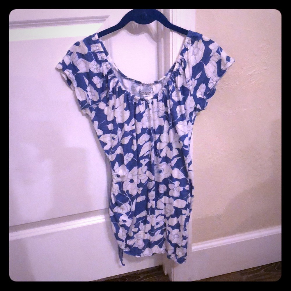 Cute floral shirt!